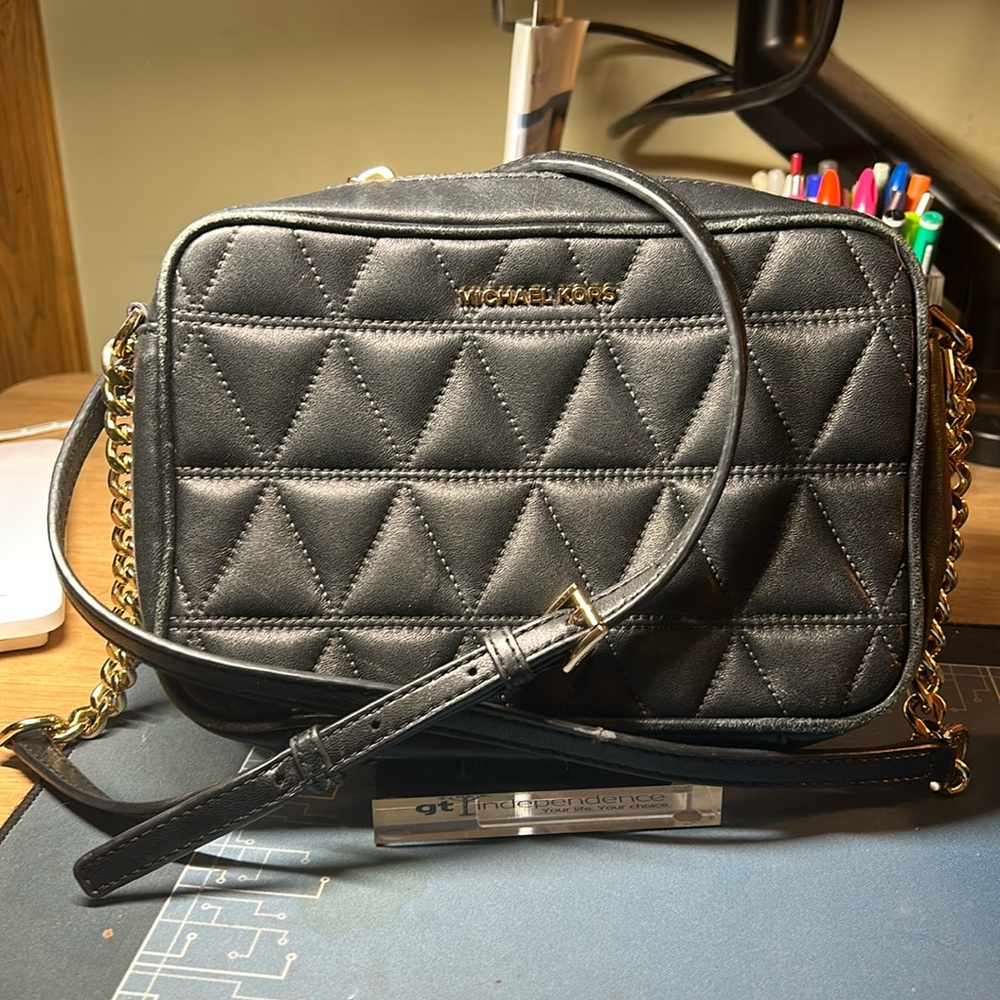 Quilted Michael Kors Crossbody, as is quick list